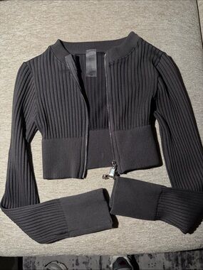 Cropped Ribbed Zip-Front Sweater Jacket - Black